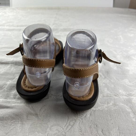 L. L. Bean Womens Sandals 6.5 M Brown Leather Strappy Flat Heel Adjustable Ankle - Picture 5 of 9